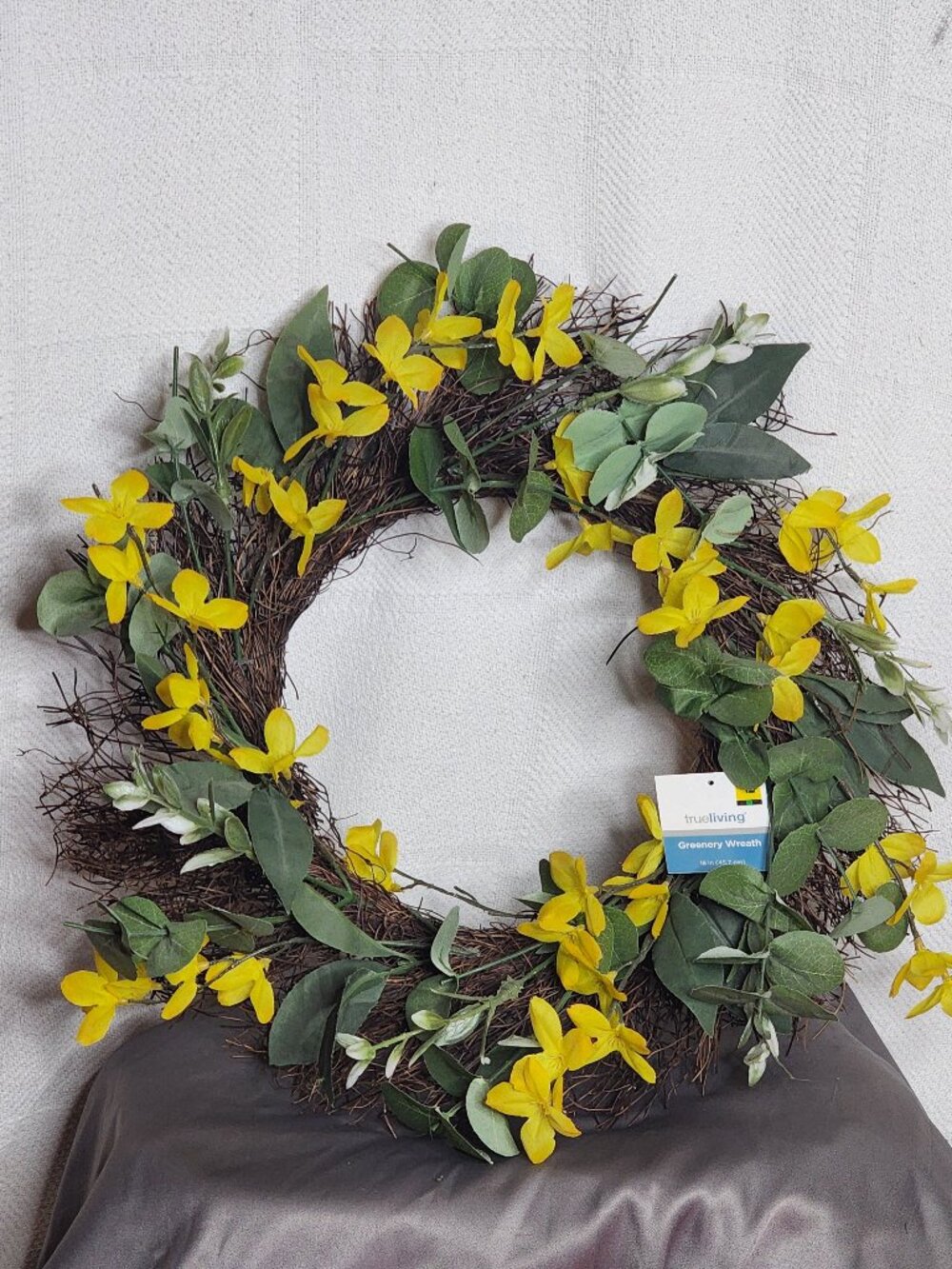 Hudson Farmhouse True Living Yellow Flower Leaf Indoor Only 18" Greenery Wreath